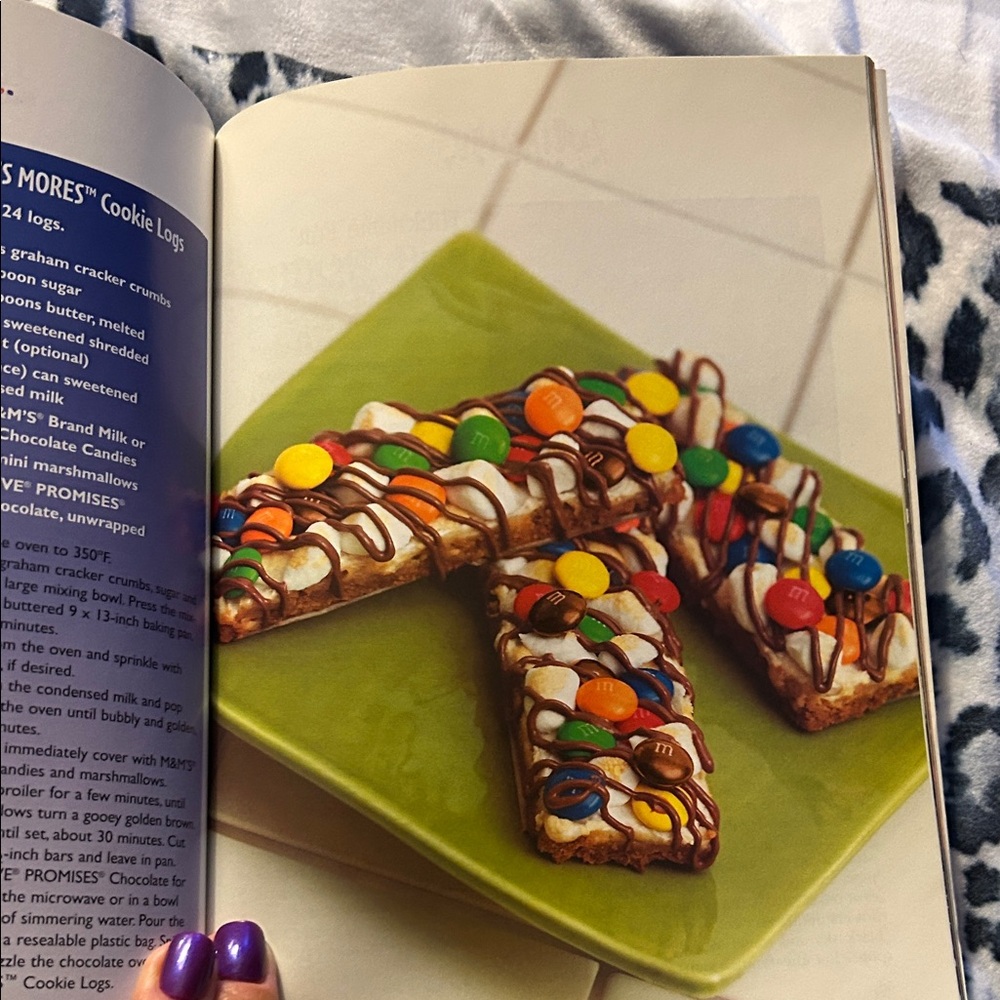M&M'S Red & Yellow Recipe Collection - Picture 3 of 6